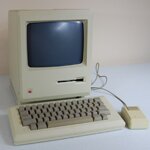 Macintosh 512K o1